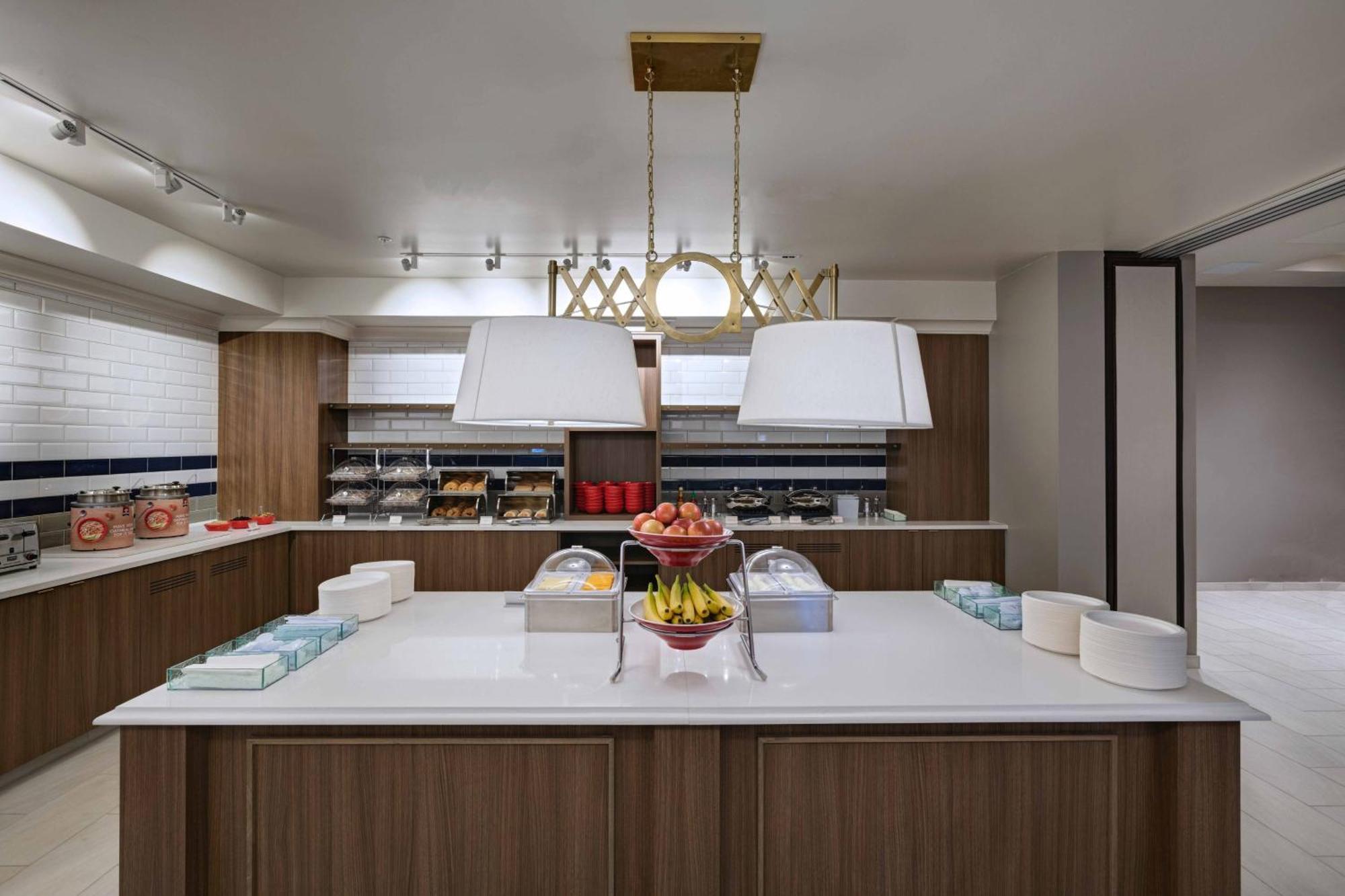 Towneplace Suites By Marriott San Diego Airport/Liberty Station Экстерьер фото