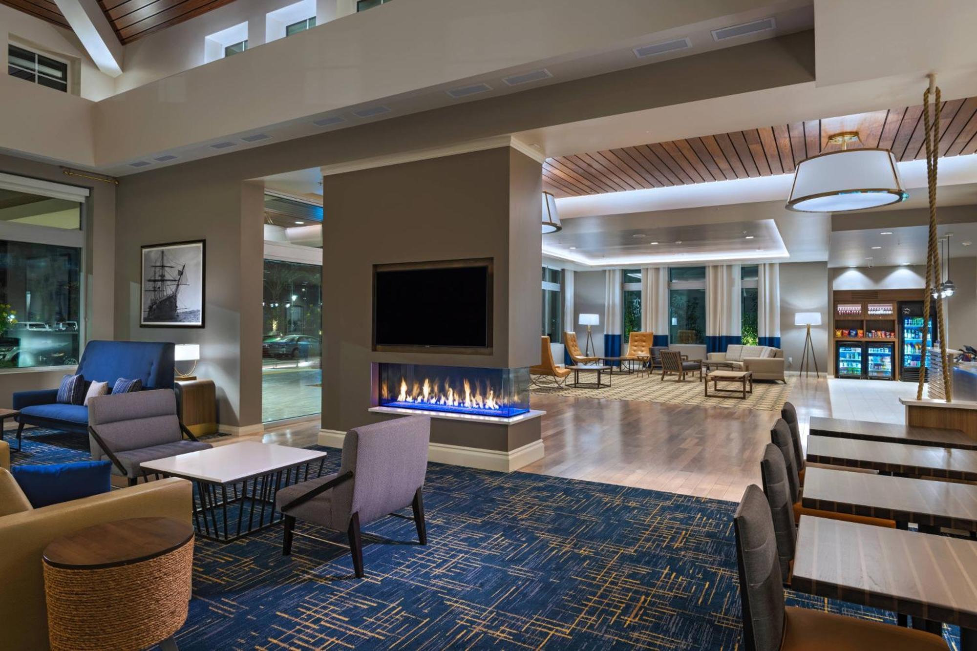 Towneplace Suites By Marriott San Diego Airport/Liberty Station Экстерьер фото